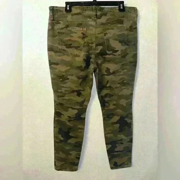 GAP Legging Skimmer Camo Skinny Jeans Women's Size 14 originally $69.99 - Picture 2 of 3